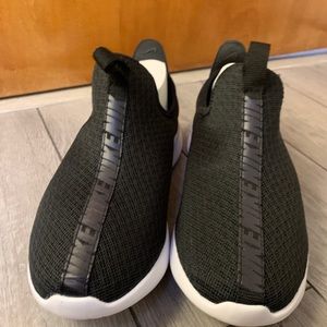 Women Nike sneakers. Brand new never worn .